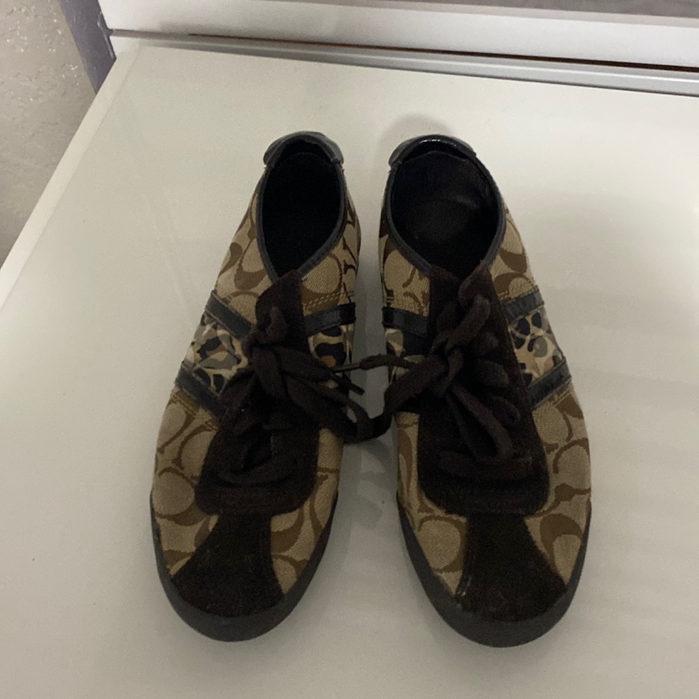 Couch sneaker Used like new